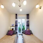 Vanilla 2, 3bdr 2bth 5min To Main Square *