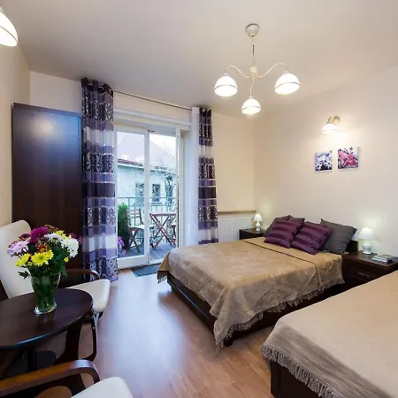 Vanilla 2, 3bdr 2bth 5min To Main Square Appartement *